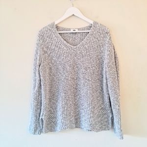 Old Navy Gray Long Sleeve V-neck Chunky Sweater - Size XL